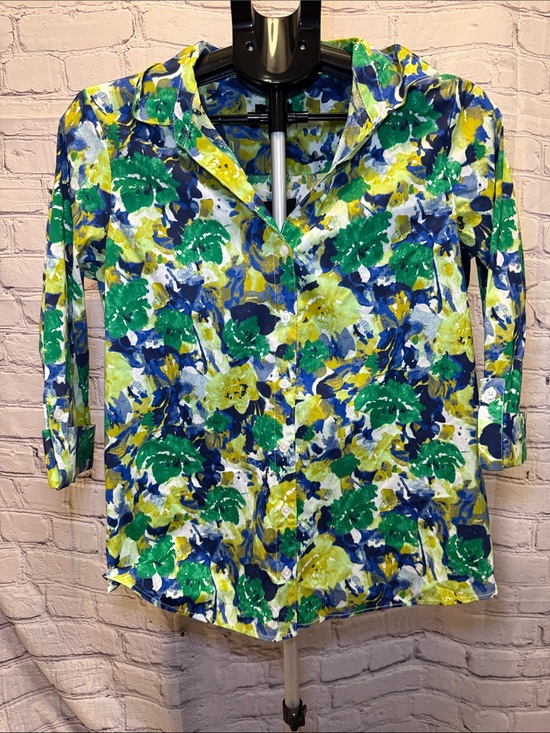 Jones New York Tops - Jones New York Floral Button-Front Shirt in Green, Blue & Yellow